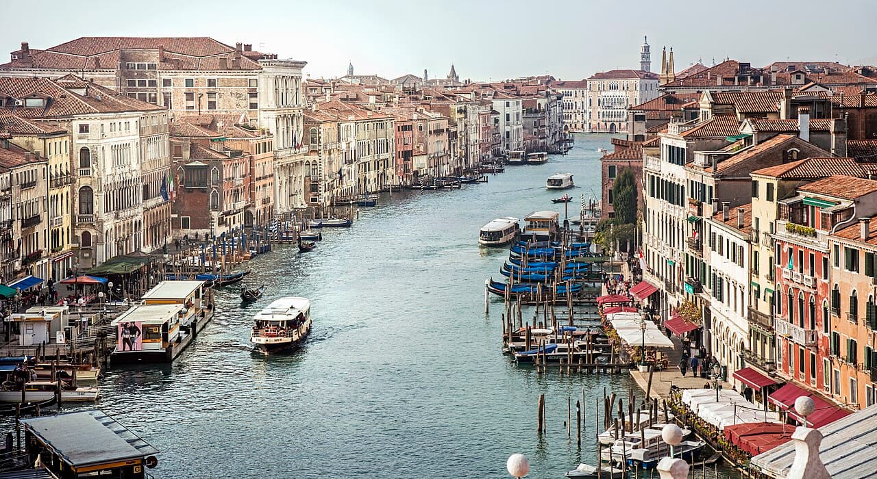 View of the Grand Canal from Rialto to Ca'Foscari